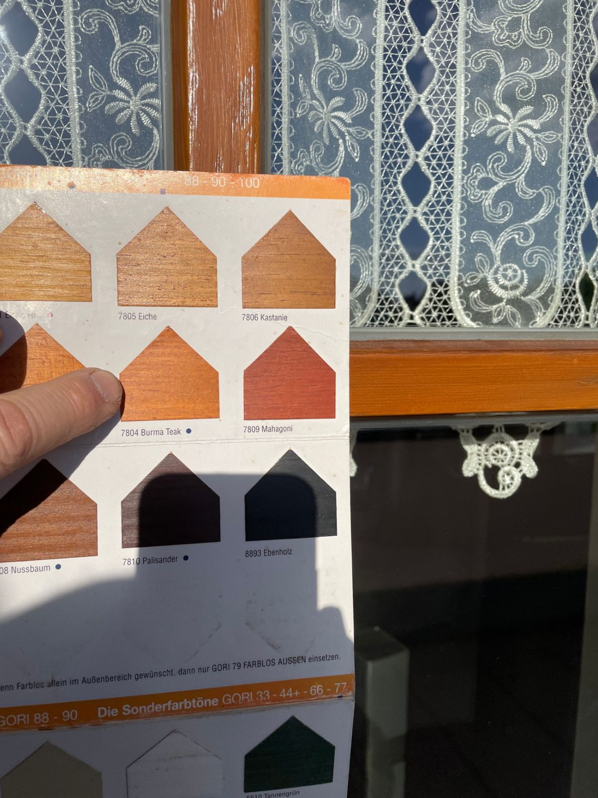 Farbmuster für die Fenstersanierung